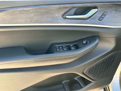 Used 2024 Jeep Grand Cherokee L Limited w/ Luxury Tech Group II image 15