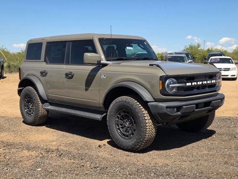 New 2026 Ford Bronco Outer Banks w/ Sasquatch Package AWD/4WD image 3