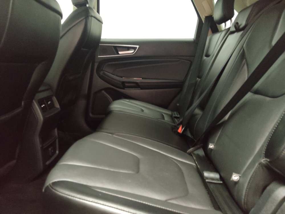 Used 2018 Ford Edge Titanium w/ Cold Weather Package AWD/4WD image 18