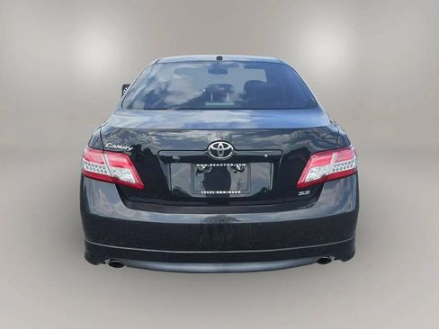 Used 2011 Toyota Camry SE w/ Sport Leather Pkg FWD image 6