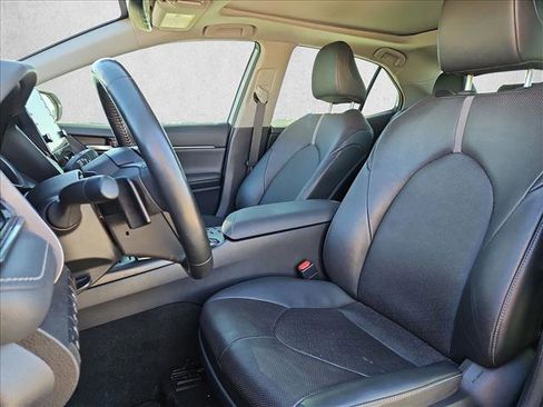 Used 2024 Toyota Camry XSE w/ Navigation Package image 17