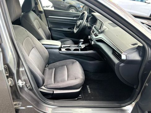 Used 2023 Nissan Altima 2.5 SV FWD image 22