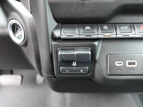 Used 2023 Chevrolet Silverado 1500 Custom image 41