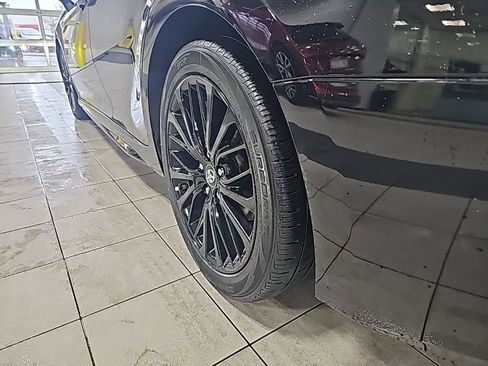 Used 2019 Toyota Camry SE image 34