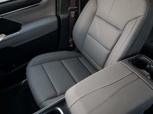 New 2026 GMC Acadia Elevation w/ Elevation Premium Package AWD/4WD image 27