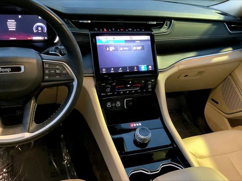 Used 2022 Jeep Grand Cherokee L Limited image 7