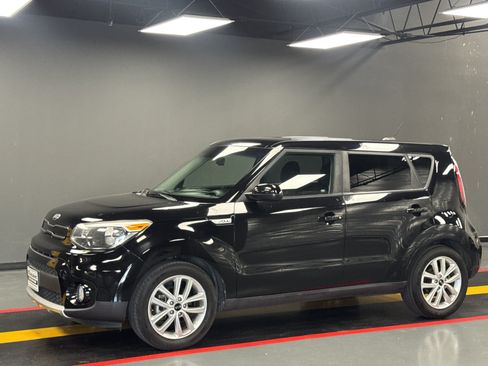Used 2018 Kia Soul + FWD image 1