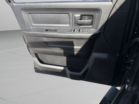 Used 2020 RAM 1500 Express w/ Express Value Package RWD image 17