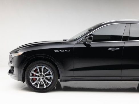 Used 2017 Maserati Levante S image 17