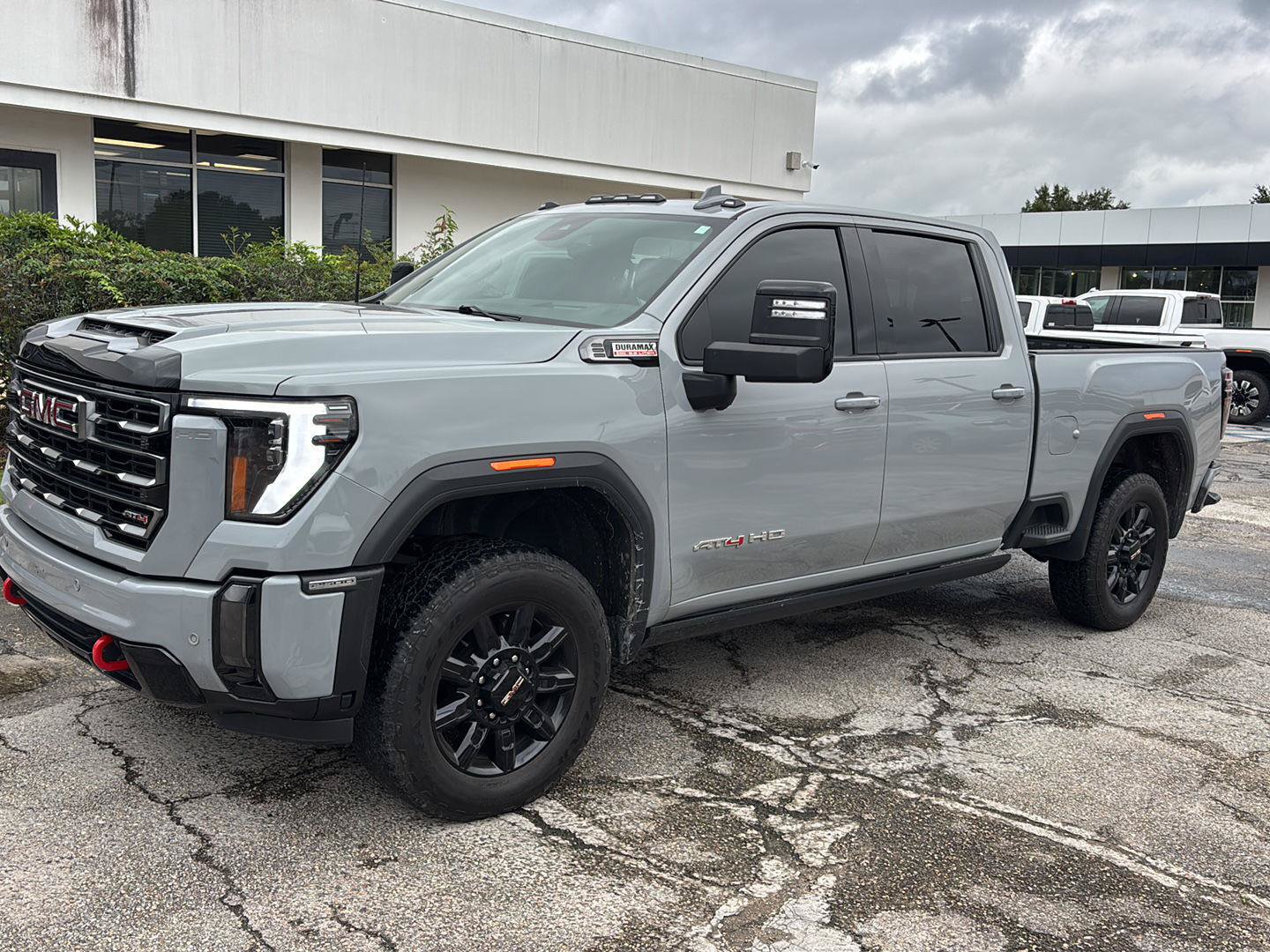 Used 2024 GMC Sierra 2500 AT4 w/ AT4 Premium Plus Package AWD/4WD image 3