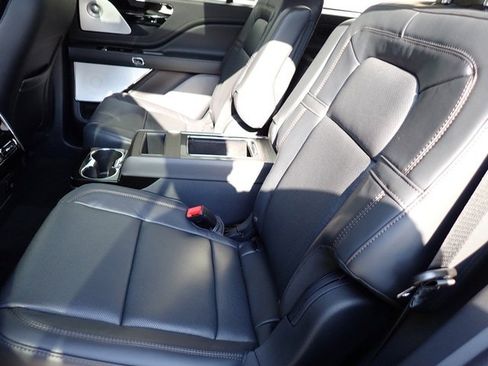 New 2025 Lincoln Aviator Reserve w/ Luxury Package image 16