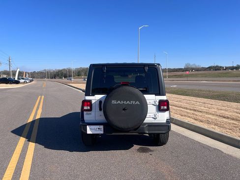 Used 2020 Jeep Wrangler Sport image 4