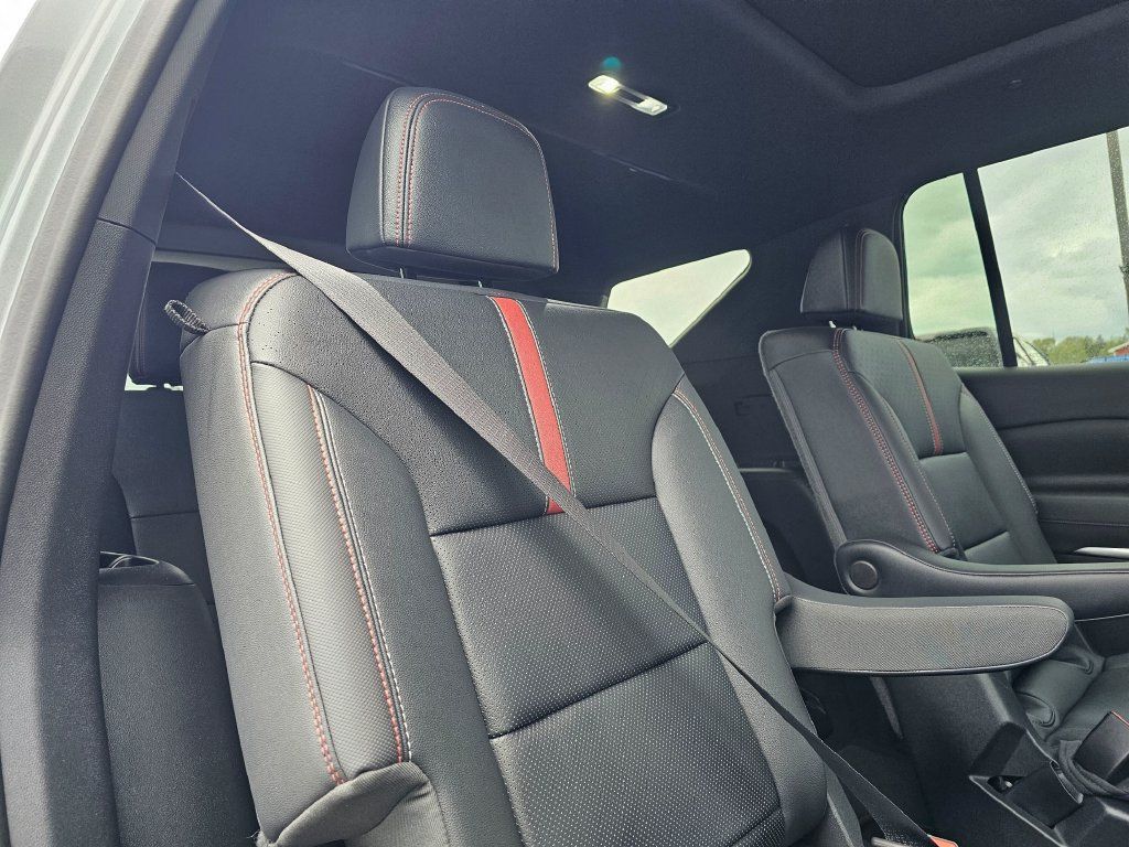 Used 2024 Chevrolet Traverse RS AWD/4WD image 13