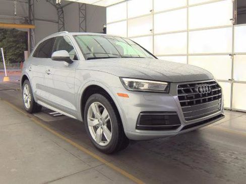 Used 2019 Audi Q5 2.0T Premium w/ Convenience Package AWD/4WD image 3