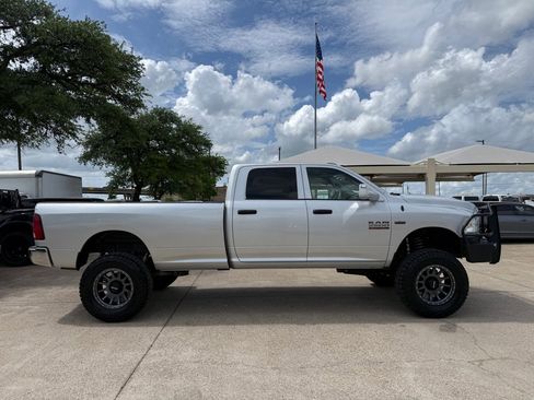 Used 2018 RAM 2500 Tradesman w/ Chrome Appearance Group image 8