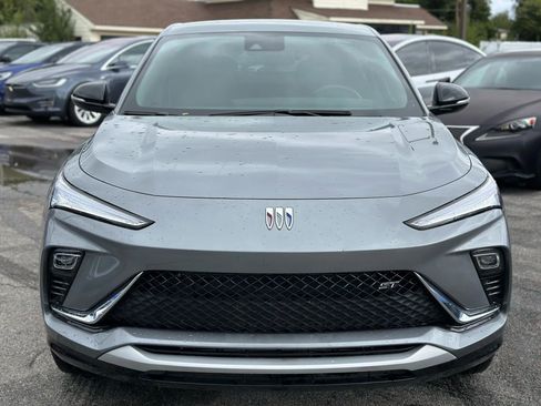 Used 2025 Buick Envista Sport Touring image 3