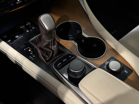 Used 2019 Lexus RX 350 FWD w/ Premium Package image 32