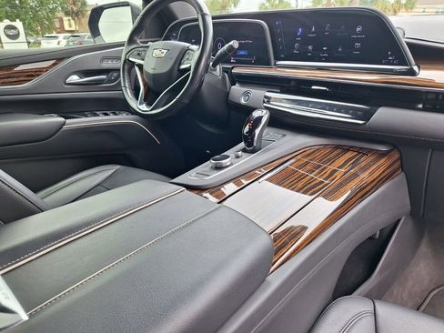 Used 2023 Cadillac Escalade ESV Luxury RWD image 28