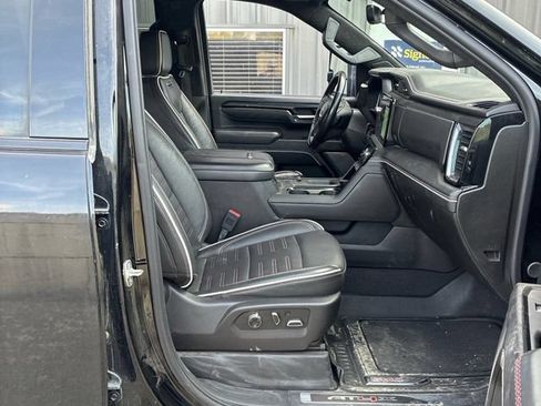 Used 2025 GMC Sierra 2500 AT4X AWD/4WD image 5