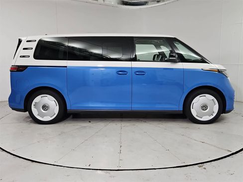 Certified 2025 Volkswagen ID. Buzz 1st Edition image 7