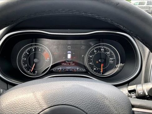 Used 2019 Jeep Cherokee Limited AWD/4WD image 13