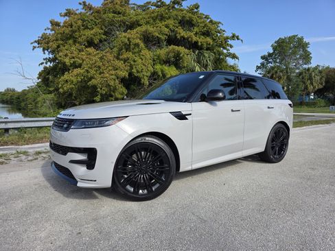 New 2026 Land Rover Range Rover Sport Dynamic SE AWD/4WD image 1