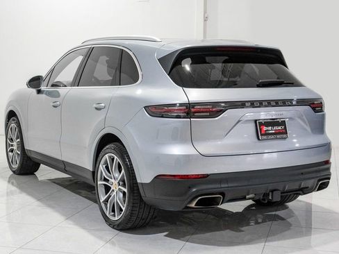 Used 2023 Porsche Cayenne Base image 9