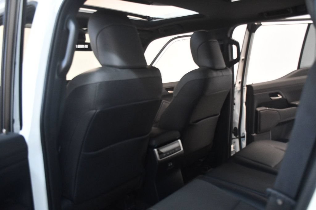 Used 2024 Lexus GX 550 w/ Cold Area Package AWD/4WD image 32