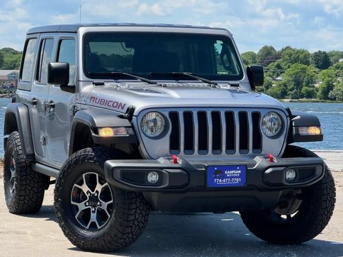 Used 2019 Jeep Wrangler Unlimited Rubicon w/ Cold Weather Group AWD/4WD image 2