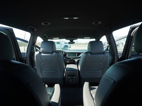 Used 2024 Buick Enclave Premium image 24