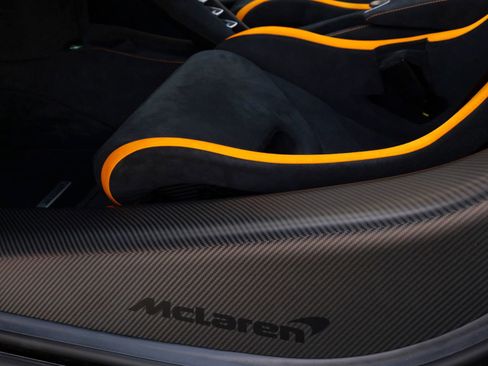 Used 2024 McLaren 750S Spider RWD image 23