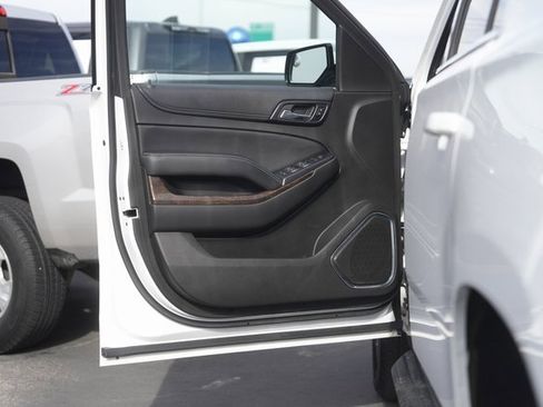 Used 2018 Chevrolet Suburban LS image 31