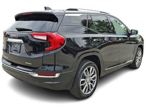 Used 2023 GMC Terrain Denali w/ Denali Premium Package image 5