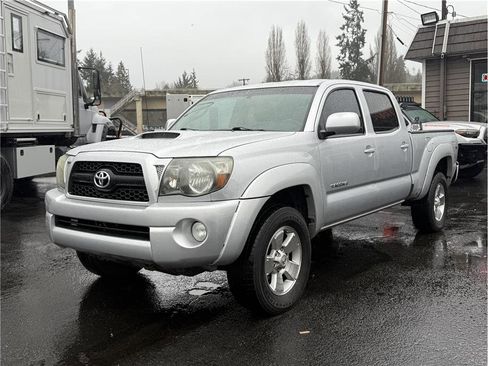 Used 2011 Toyota Tacoma PreRunner w/ TRD Sport Pkg image 1