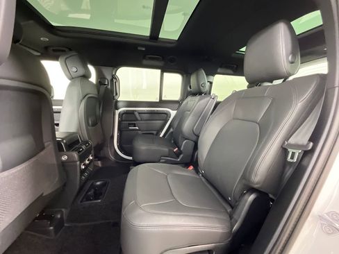 New 2026 Land Rover Defender 130 X-Dynamic SE AWD/4WD image 5