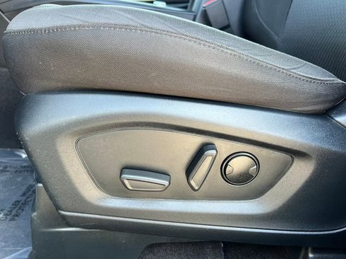 Used 2023 Ford Explorer XLT AWD/4WD image 14
