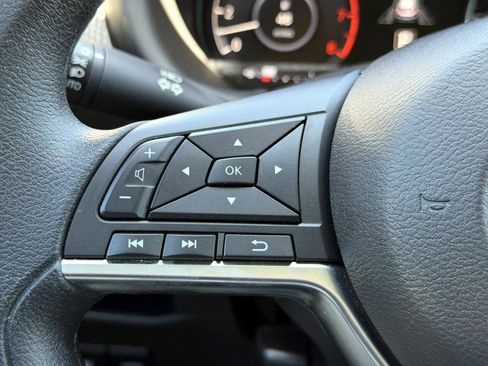 Used 2024 Nissan Kicks SV FWD image 18