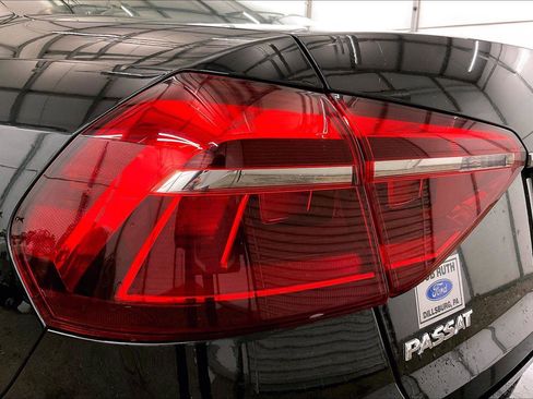 Used 2017 Volkswagen Passat 1.8T R-Line image 28
