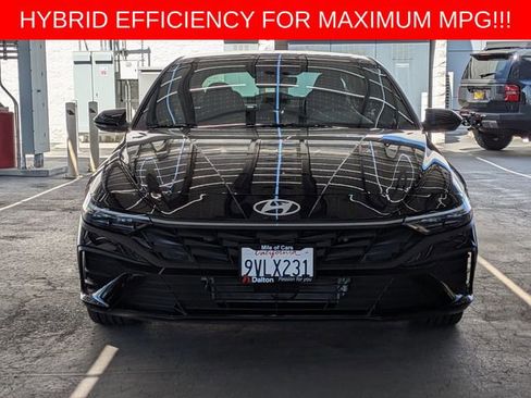 Used 2025 Hyundai Elantra SEL FWD image 2
