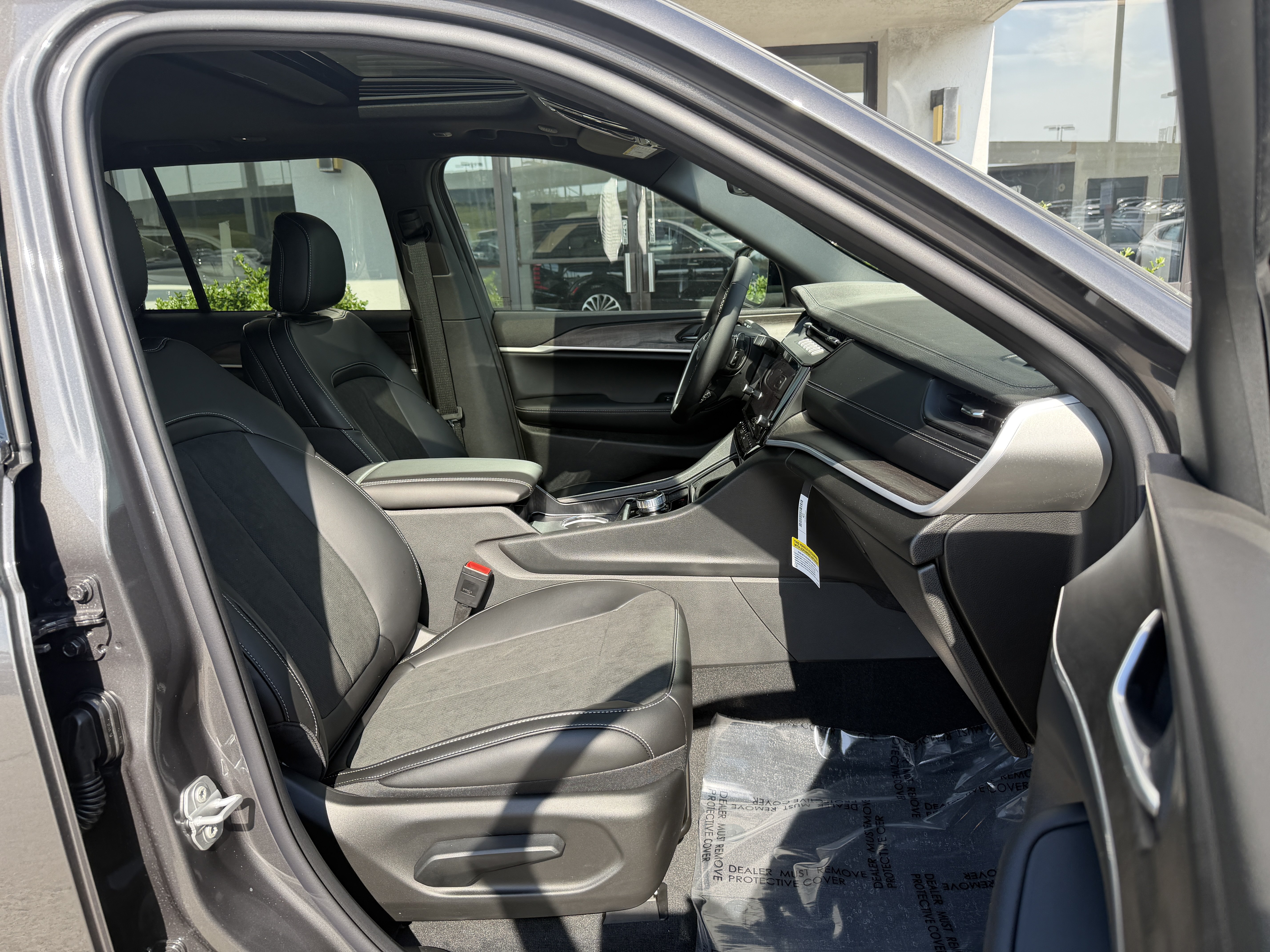 New 2026 Jeep Grand Cherokee Altitude AWD/4WD image 22