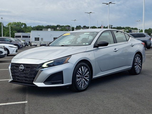 Used 2025 Nissan Altima 2.5 SV AWD/4WD image 3