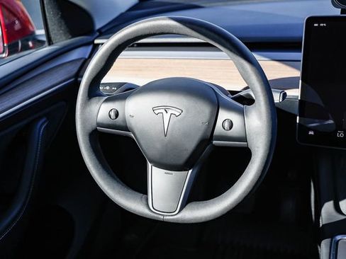 Used 2024 Tesla Model Y Long Range image 16