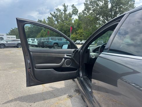 Used 2009 Pontiac G8 w/ Comfort And Sound Package RWD image 17