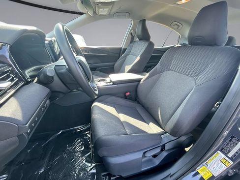 Used 2025 Toyota Camry LE FWD image 28