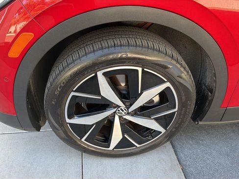 Used 2023 Volkswagen ID.4 Pro S AWD/4WD image 9