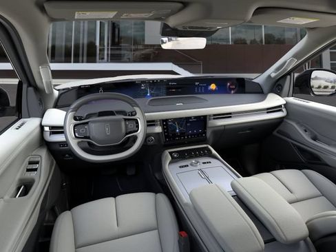 New 2026 Lincoln Navigator Reserve AWD/4WD image 9