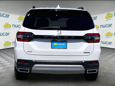 Used 2025 Honda Pilot Touring image 5