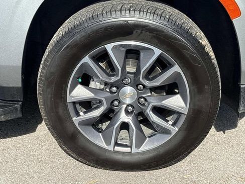 Used 2023 Chevrolet Tahoe LT w/ Luxury Package AWD/4WD image 9