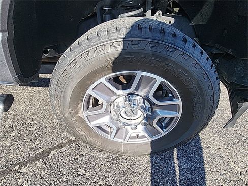 Used 2023 Ford F350 Lariat image 11