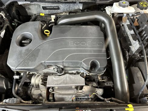 Used 2023 Chevrolet Equinox Premier FWD image 28